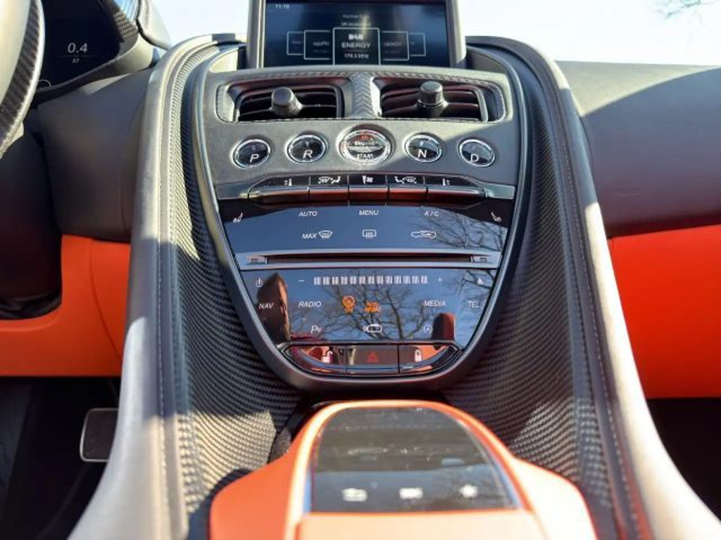 Aston Martin DBS