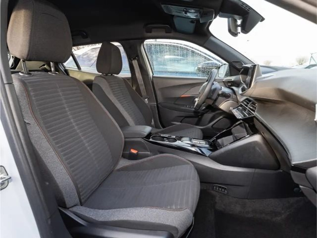 Peugeot e-2008