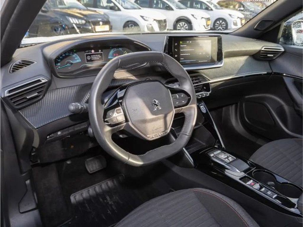 Peugeot e-2008