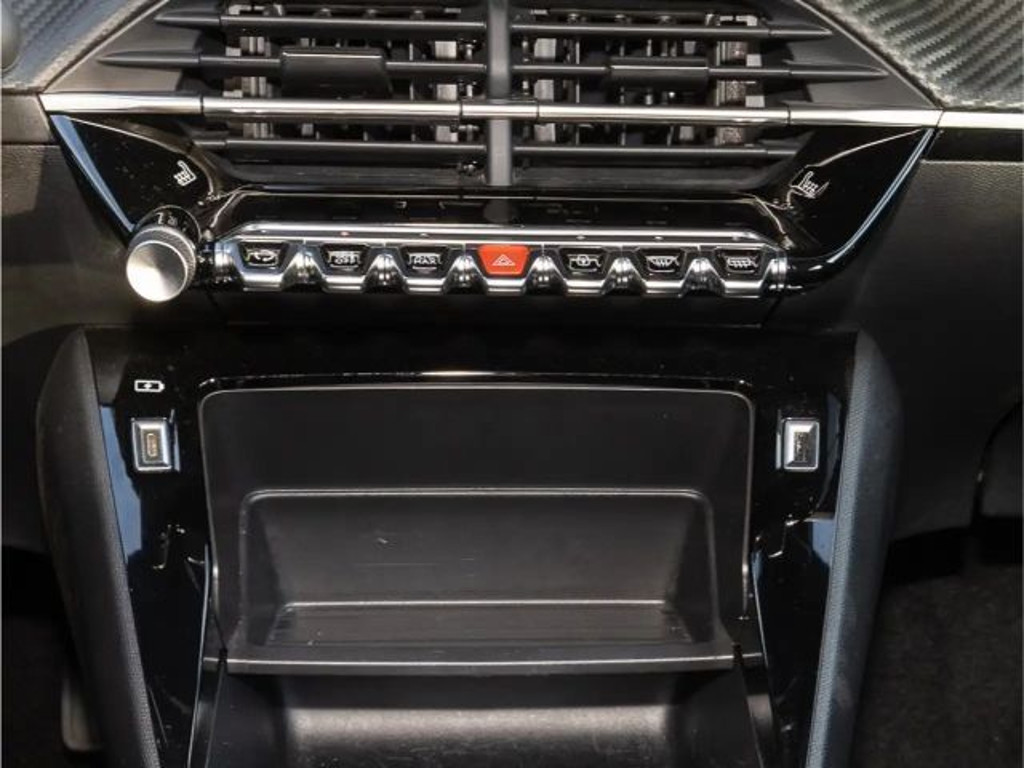 Peugeot e-2008