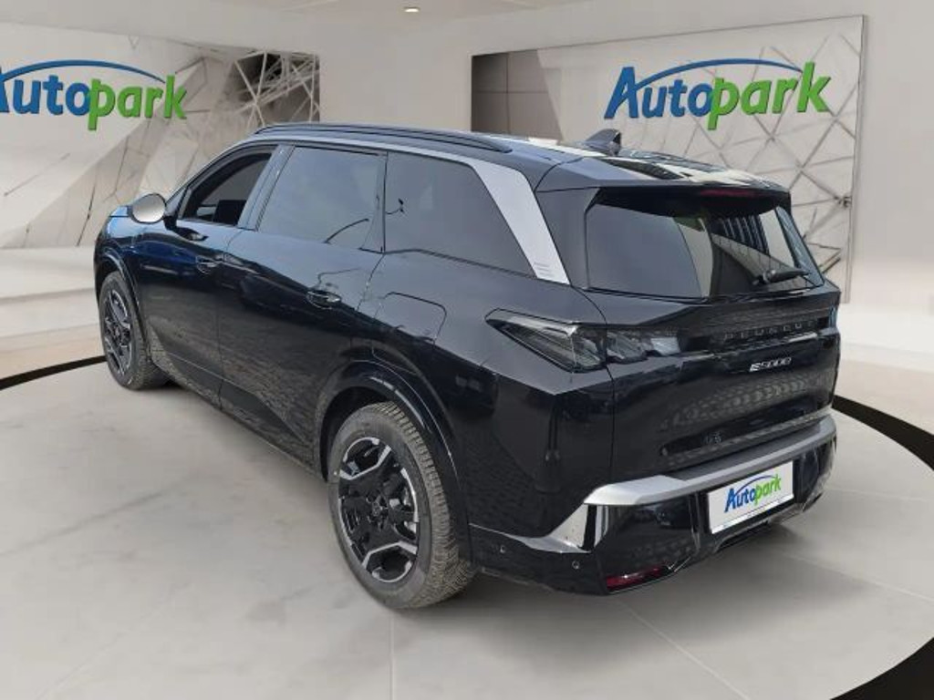Peugeot E-5008