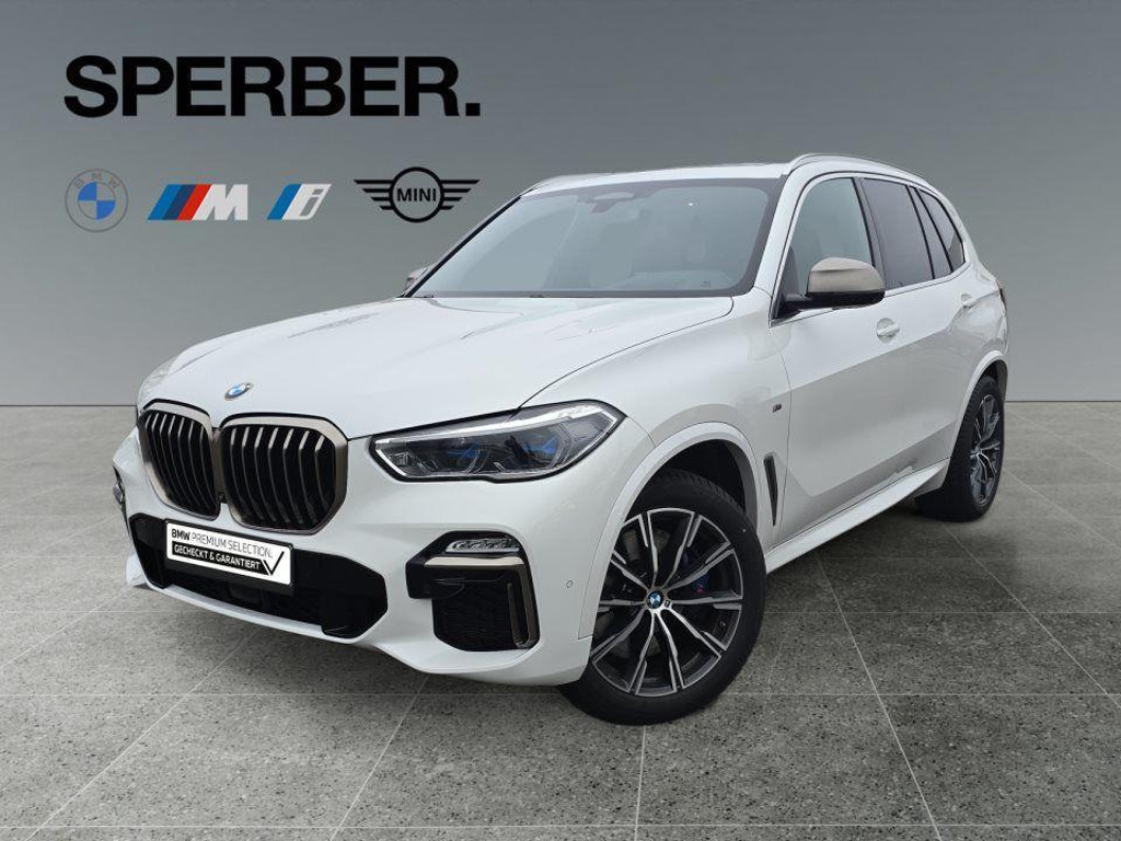 BMW X5 M50i