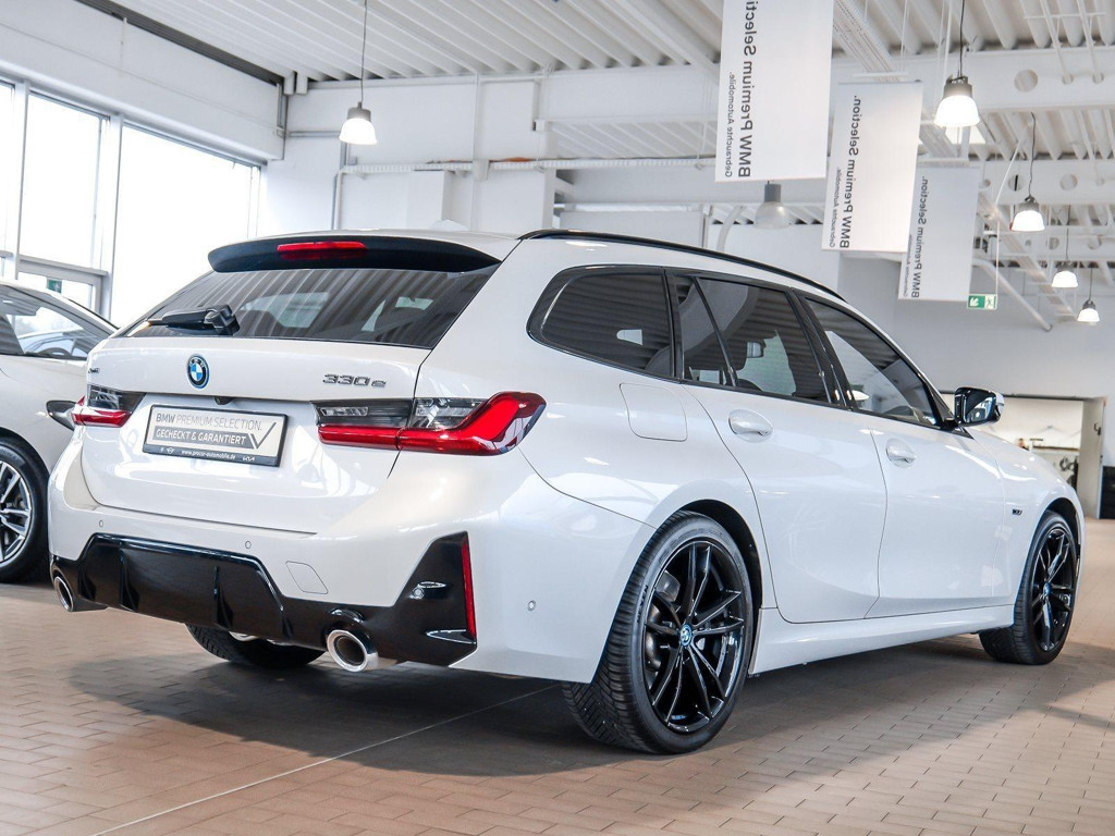BMW 3 Serie 330 xDrive Touring 330e
