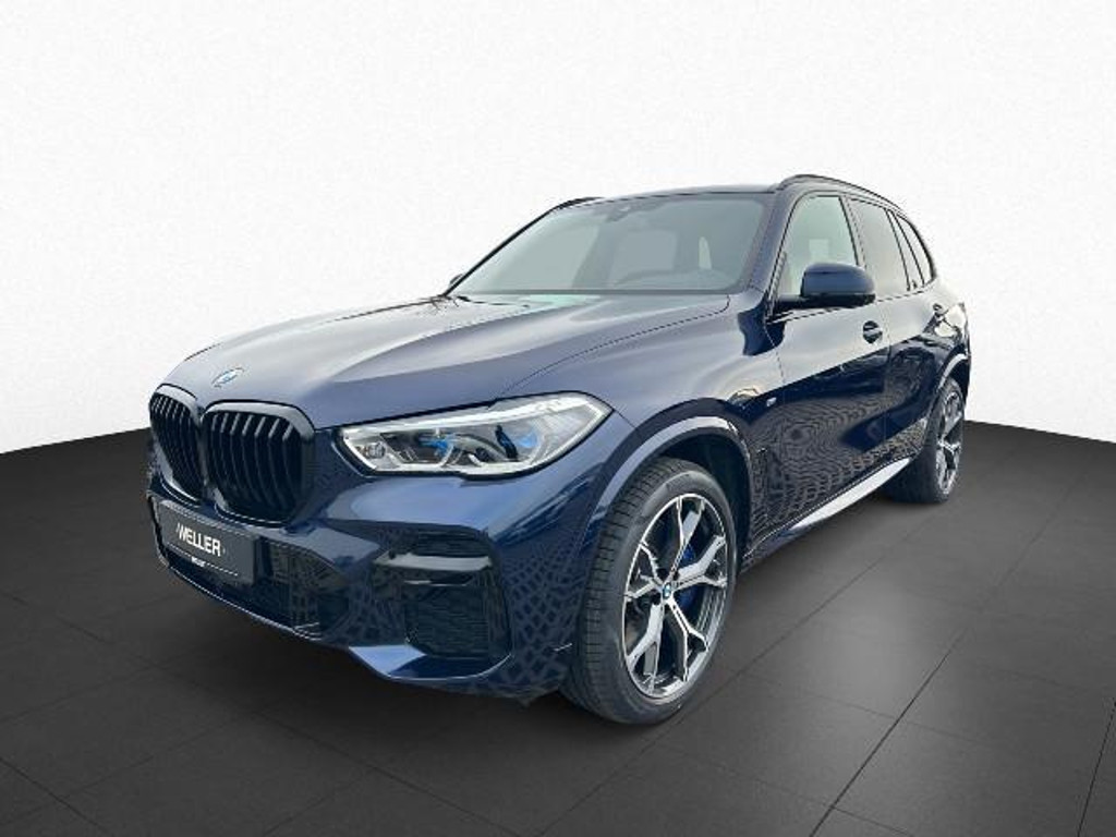 BMW X5 M50i