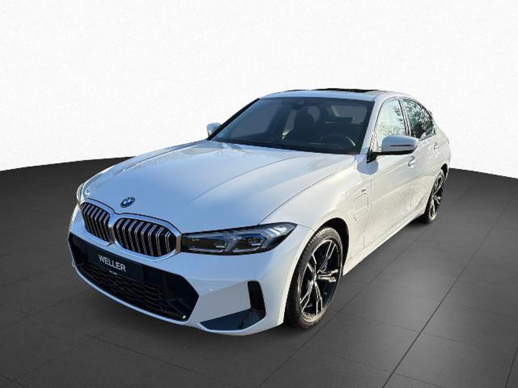 BMW 3 Serie 330 M-Sport xDrive Sedan 330e