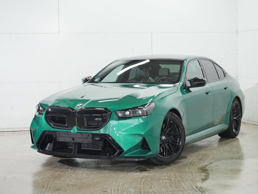 BMW M5 Sedan