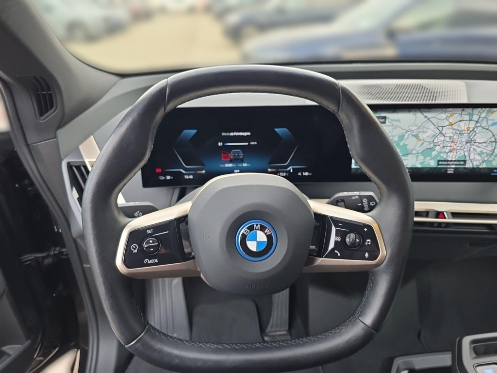 BMW iX