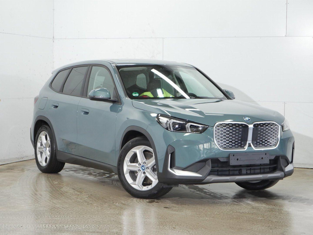 BMW iX1 xDrive30