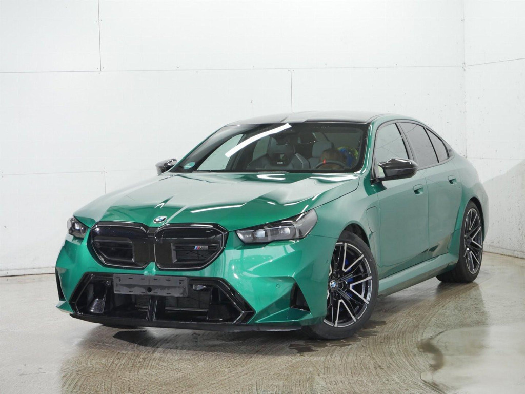 BMW M5 Sedan