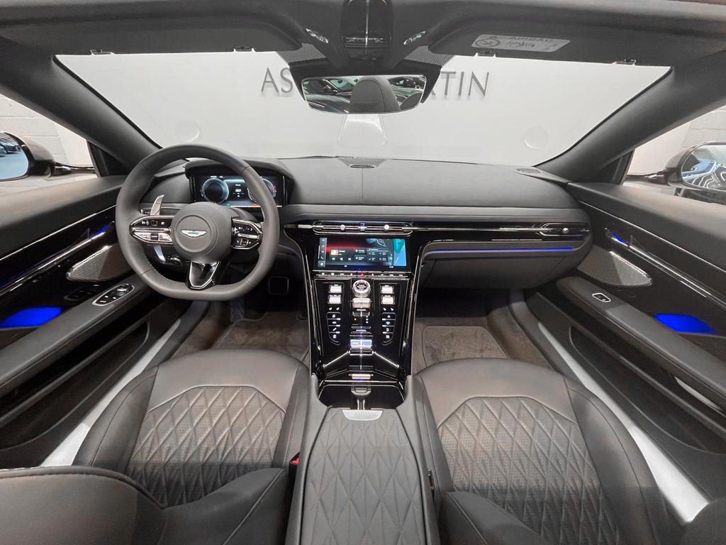 Aston Martin DB12