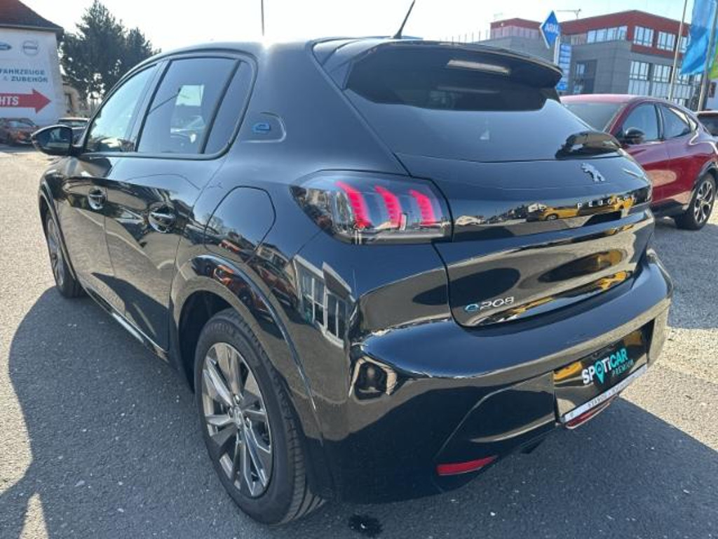 Peugeot e-208