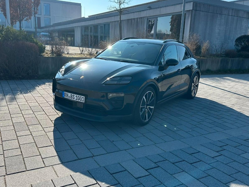 Porsche Macan 4