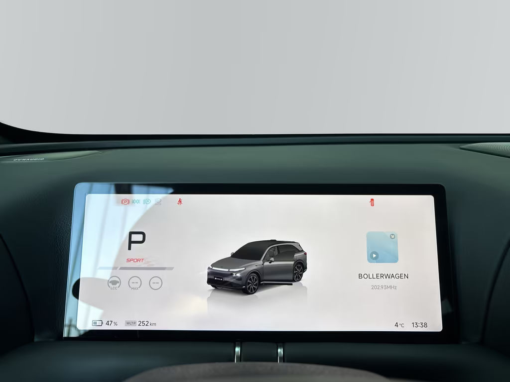 Xpeng G9