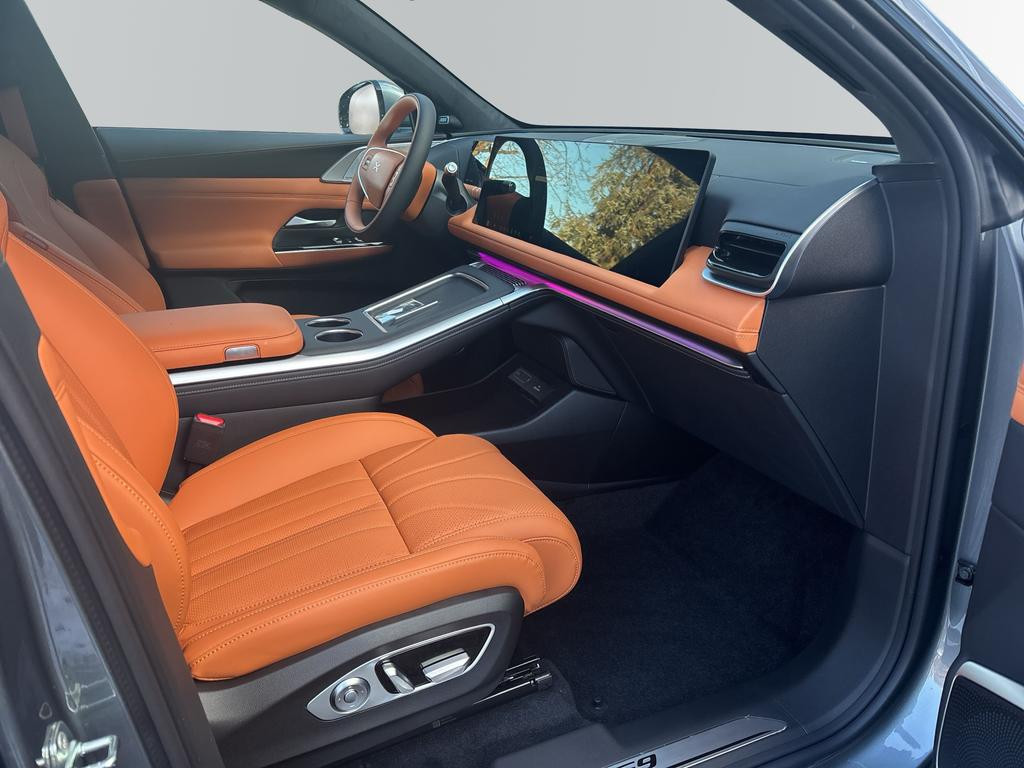 Xpeng G9
