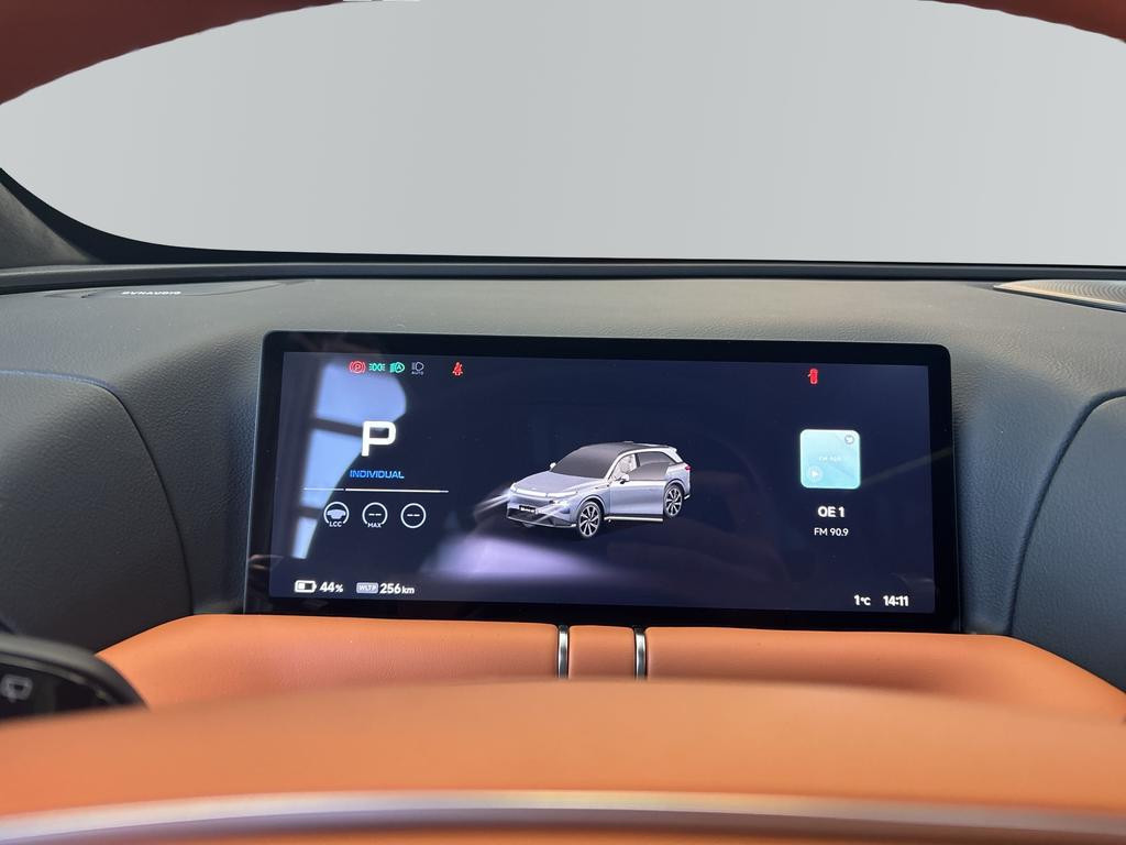 Xpeng G9
