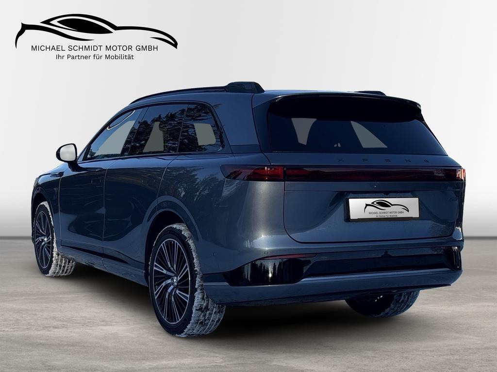 Xpeng G9