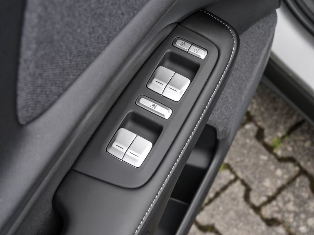Xpeng G6