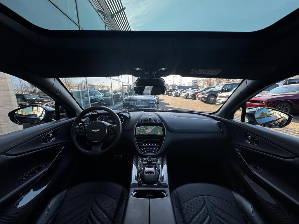 Aston Martin DBX