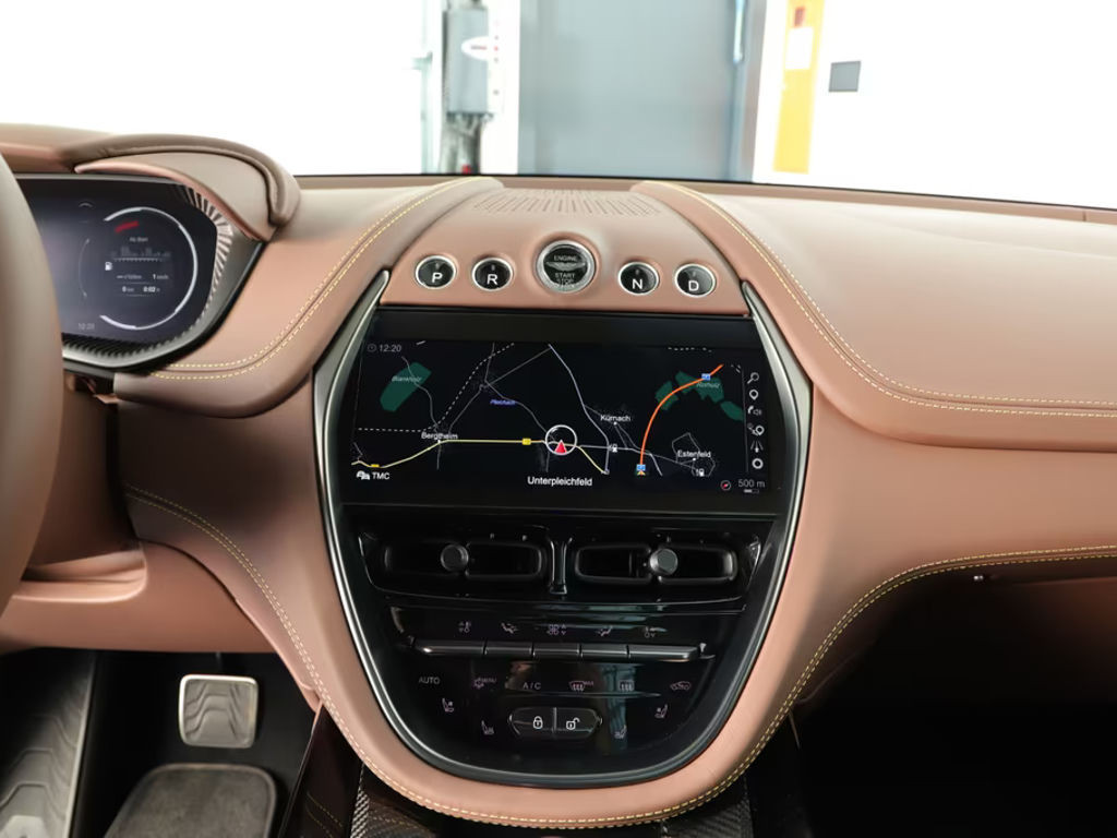 Aston Martin DBX