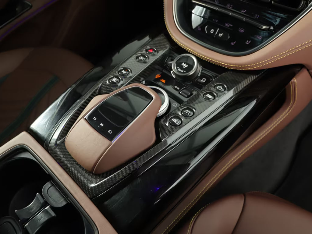 Aston Martin DBX