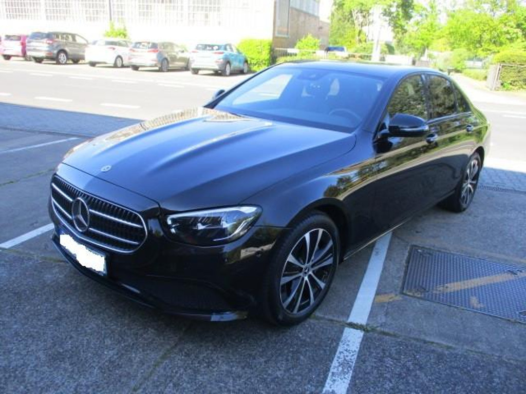 Mercedes-Benz E-Klasse E 300 AVANTGARDE E 300 e Sedan