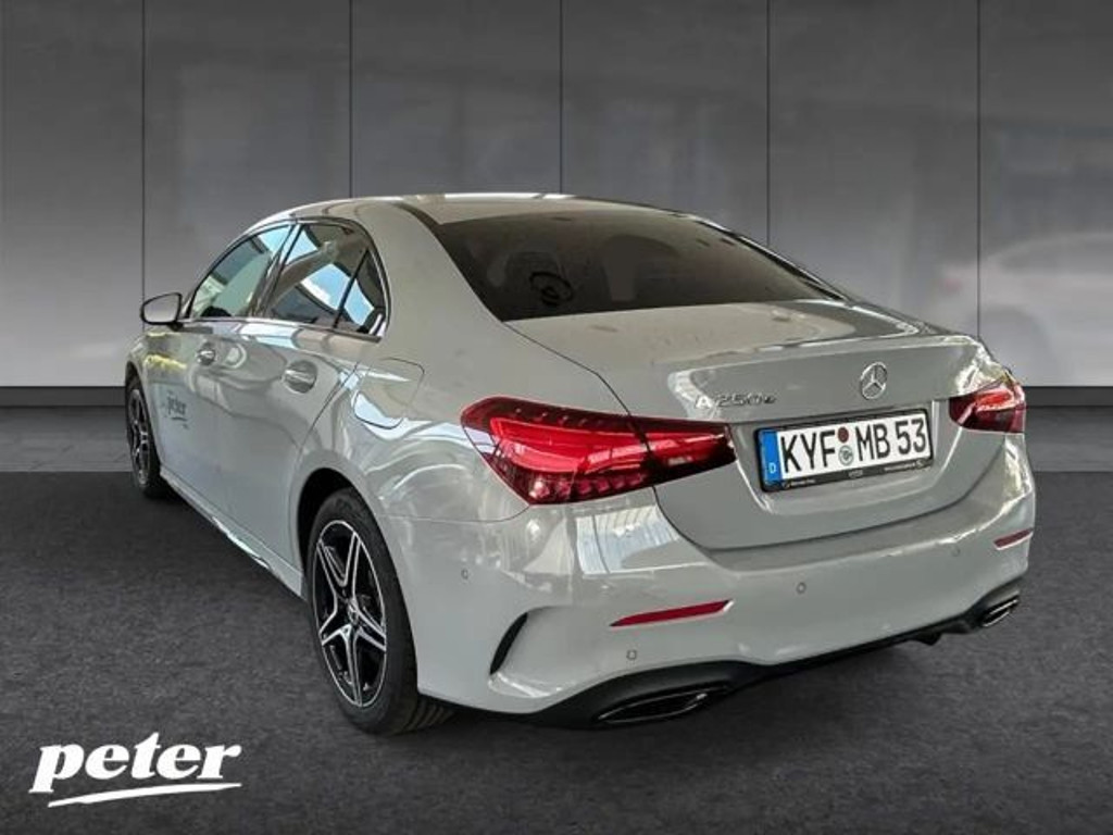 Mercedes-Benz A-Klasse A 250 AMG Line A 250 e