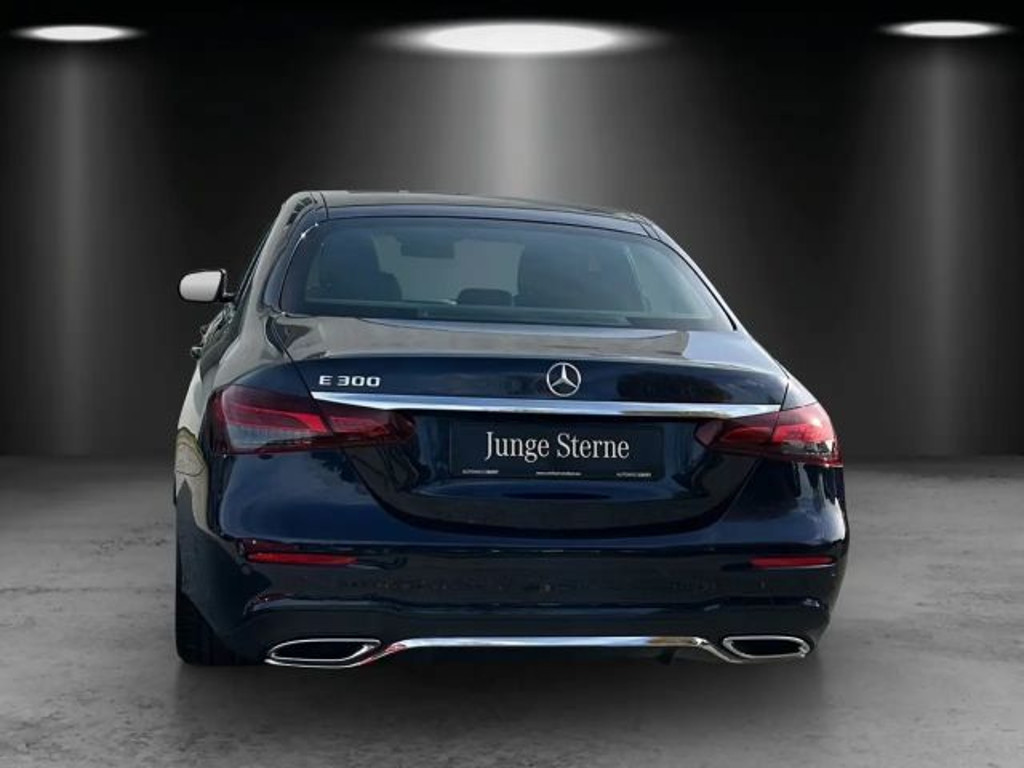 Mercedes-Benz E-Klasse E 300 AMG Line Sedan