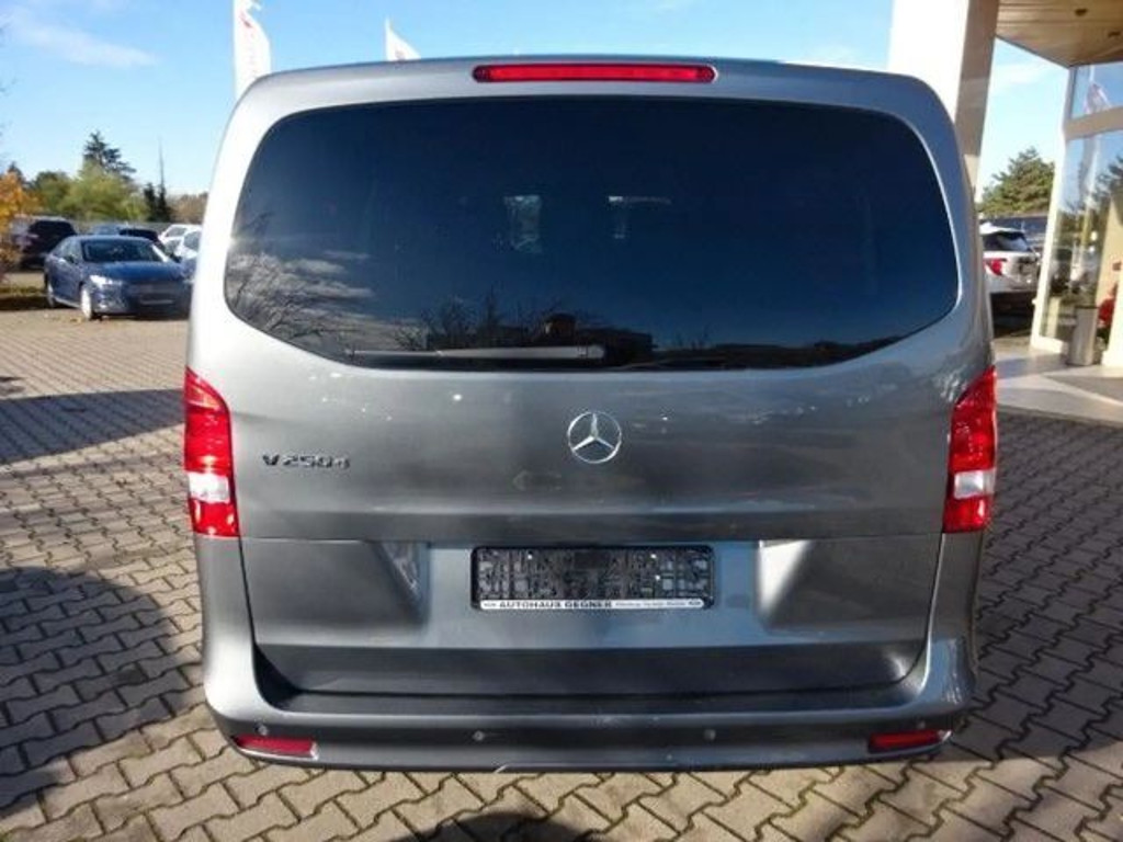 Mercedes-Benz V-Klasse V 220 V 220 d