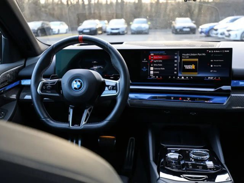 BMW i5