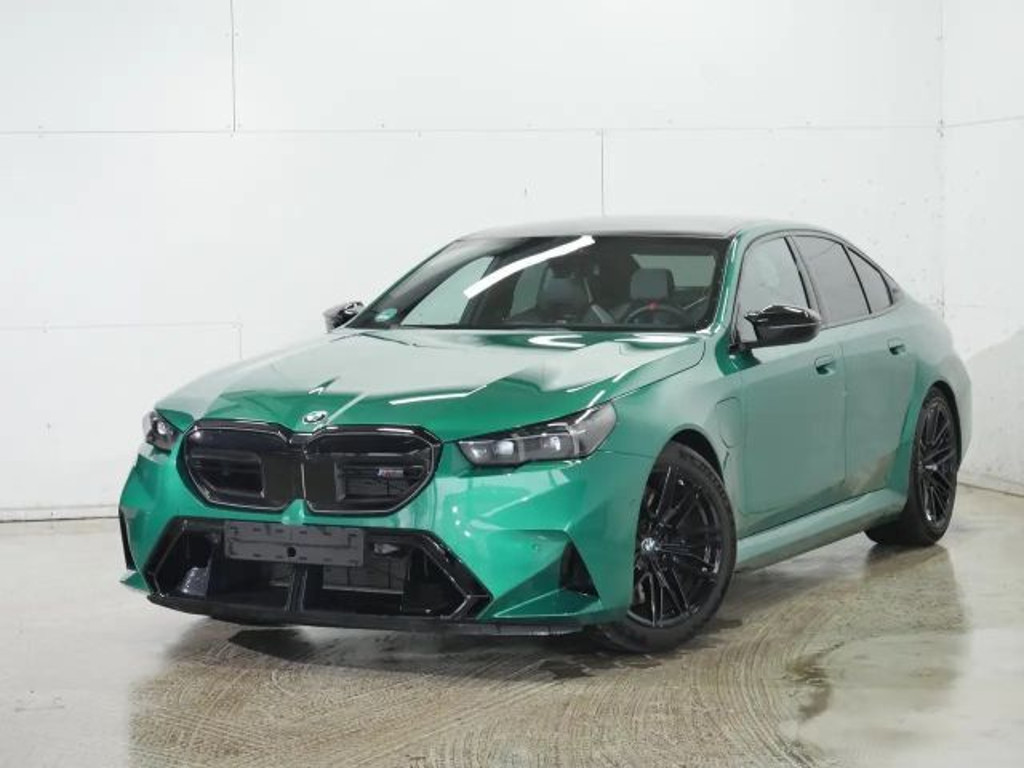 BMW M5 Sedan