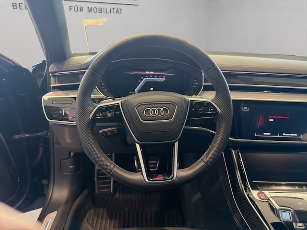 Audi S8