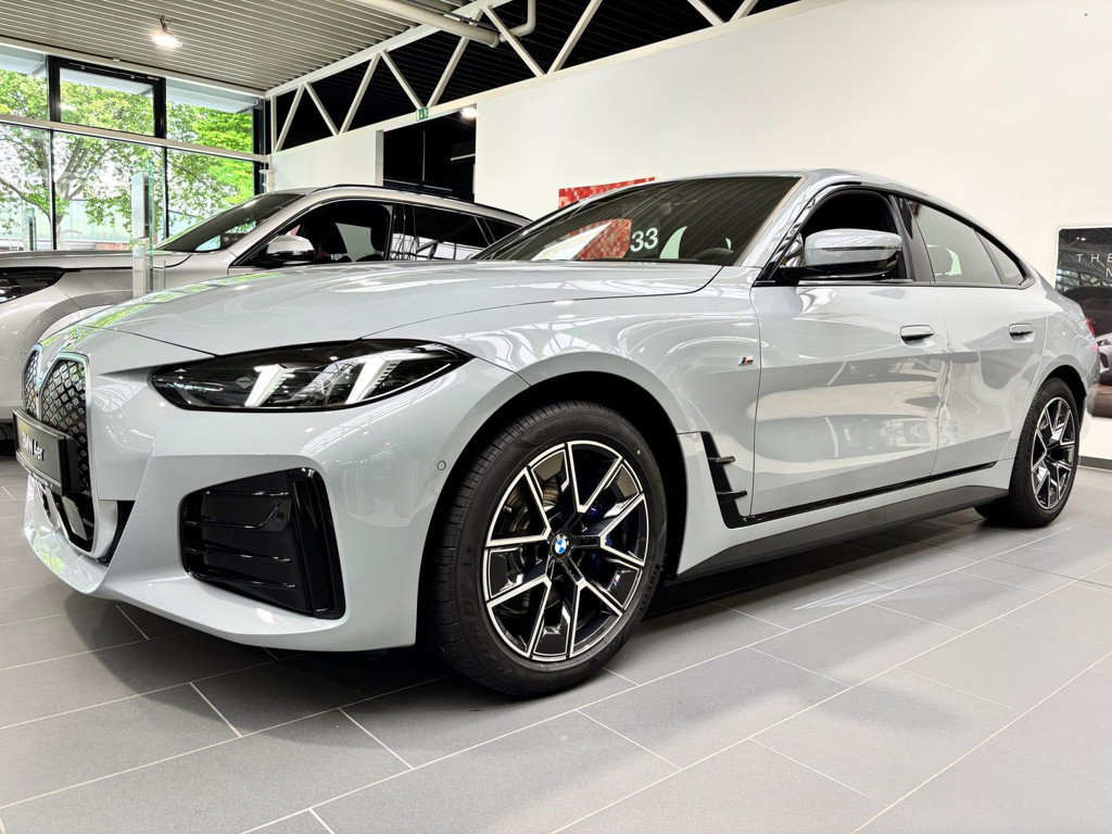 BMW i4