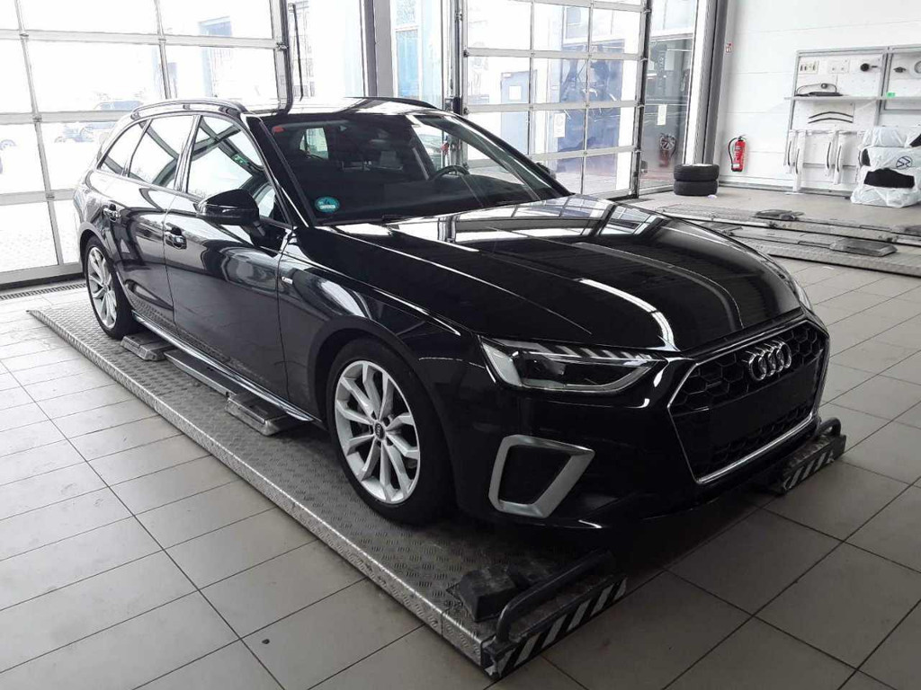 Audi A4 Avant Quattro S-Line 40 TDI