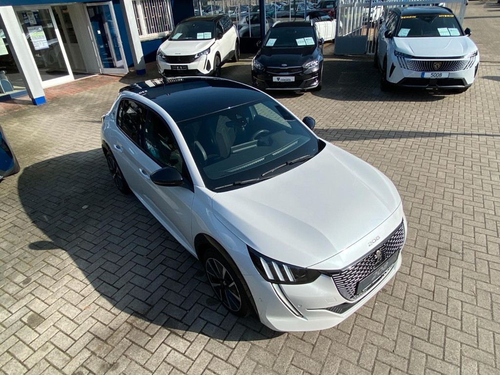 Peugeot e-208