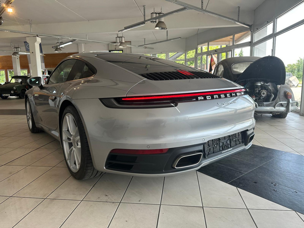 Porsche 992