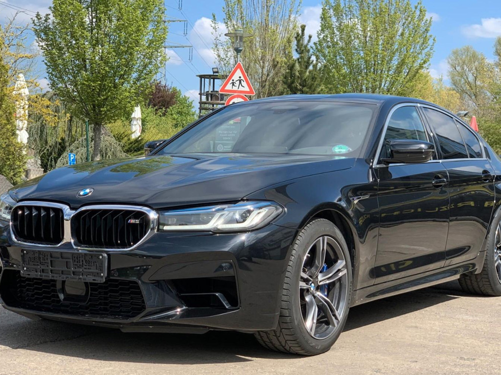 BMW M5 Sedan