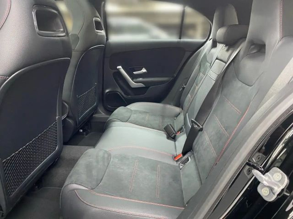 Mercedes-Benz A-Klasse A 180 AMG Line