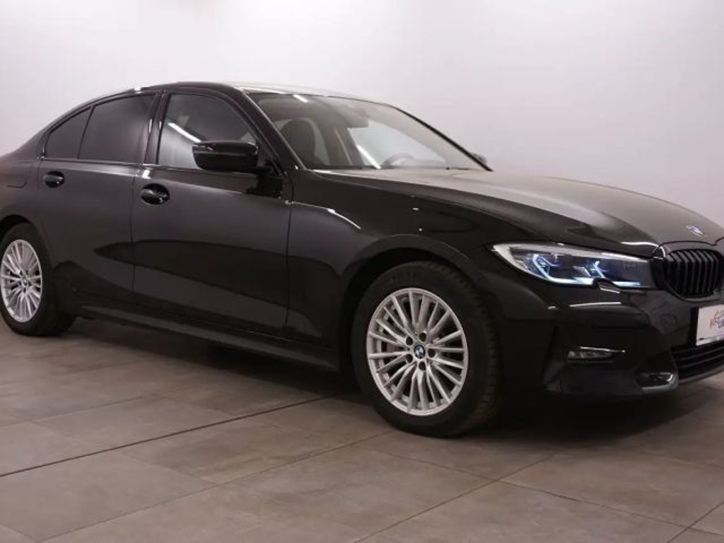 BMW 3 Serie 330 xDrive Sport Line Sedan 330e