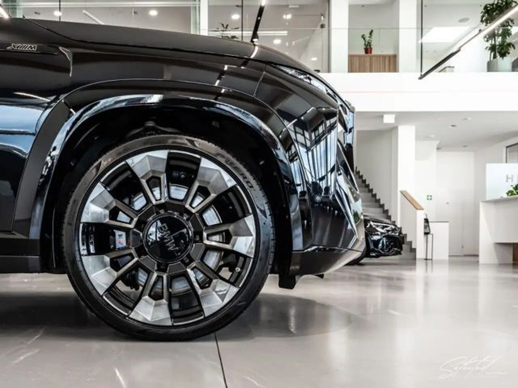 BMW XM