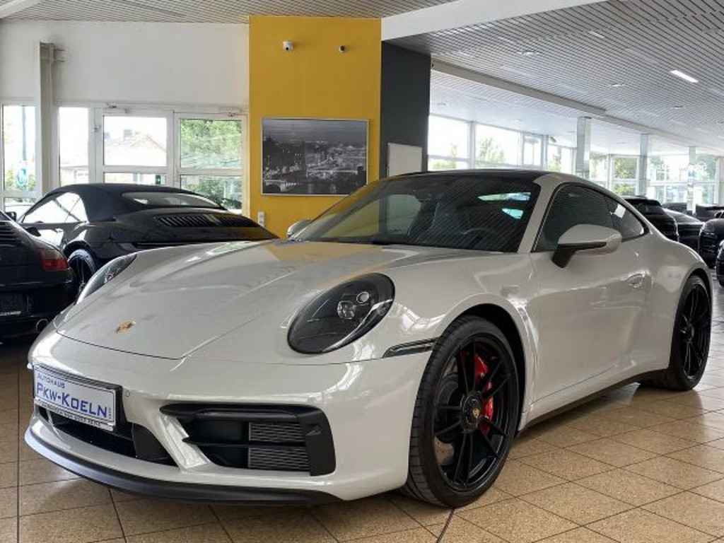 Porsche 992 GTS Coupé 4