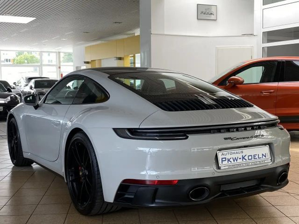 Porsche 992