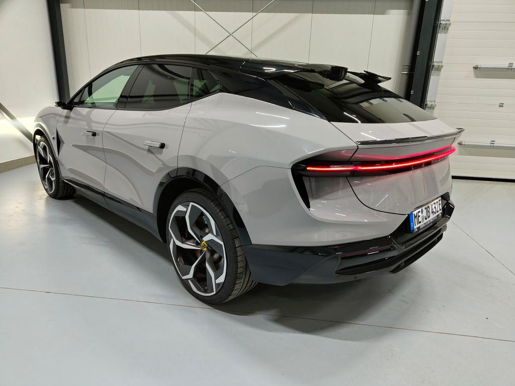 Lotus Eletre