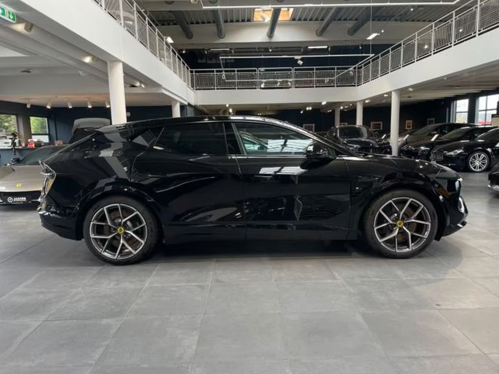 Lotus Eletre
