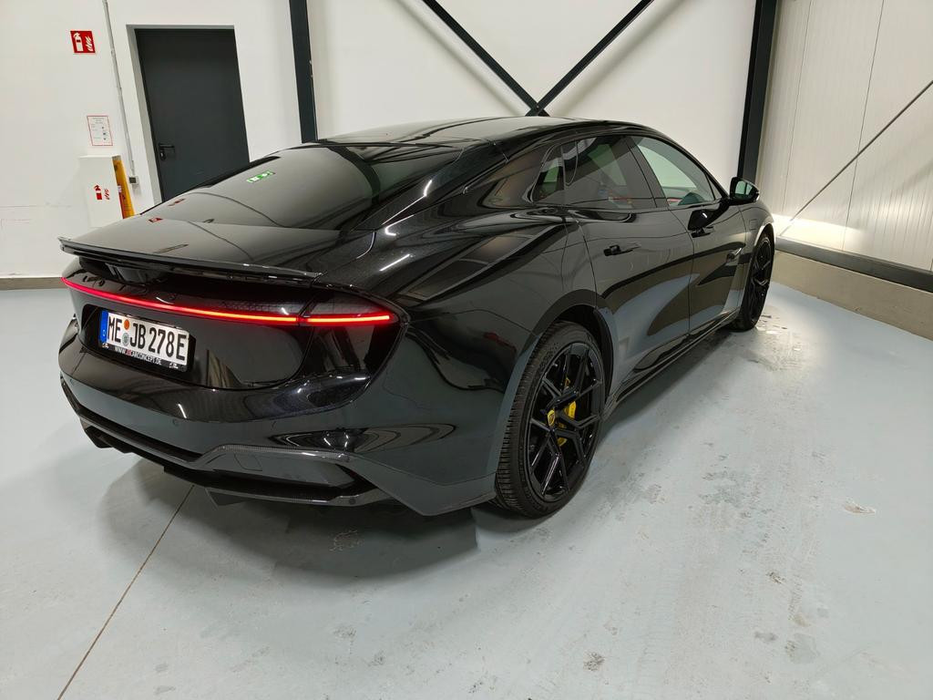 Lotus Emeya