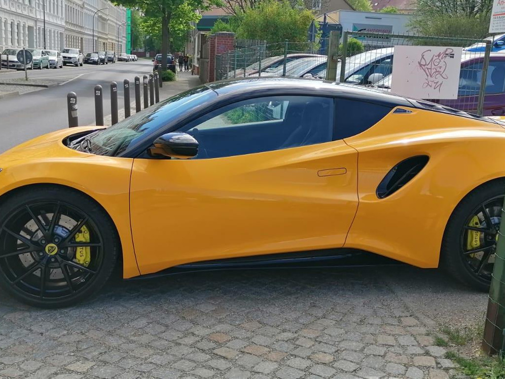 Lotus Emira