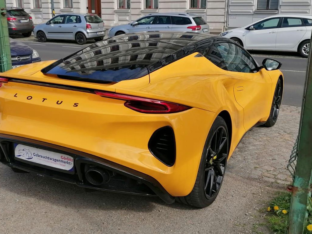 Lotus Emira