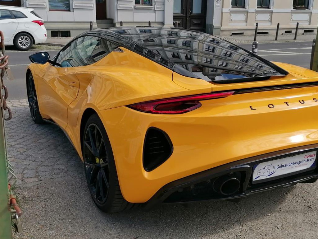 Lotus Emira