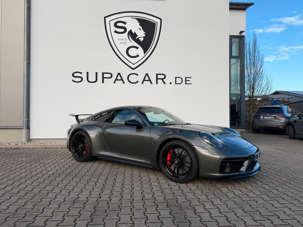 Porsche 911 GTS Carrera 4