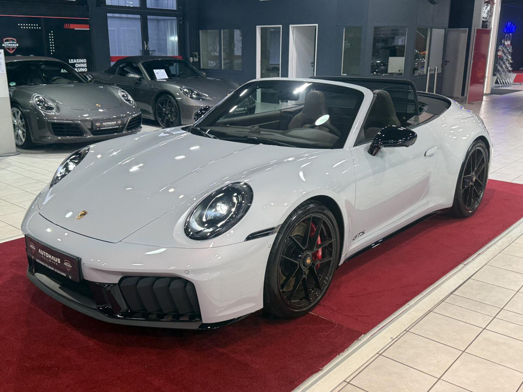 Porsche 911 GTS Cabrio Carrera