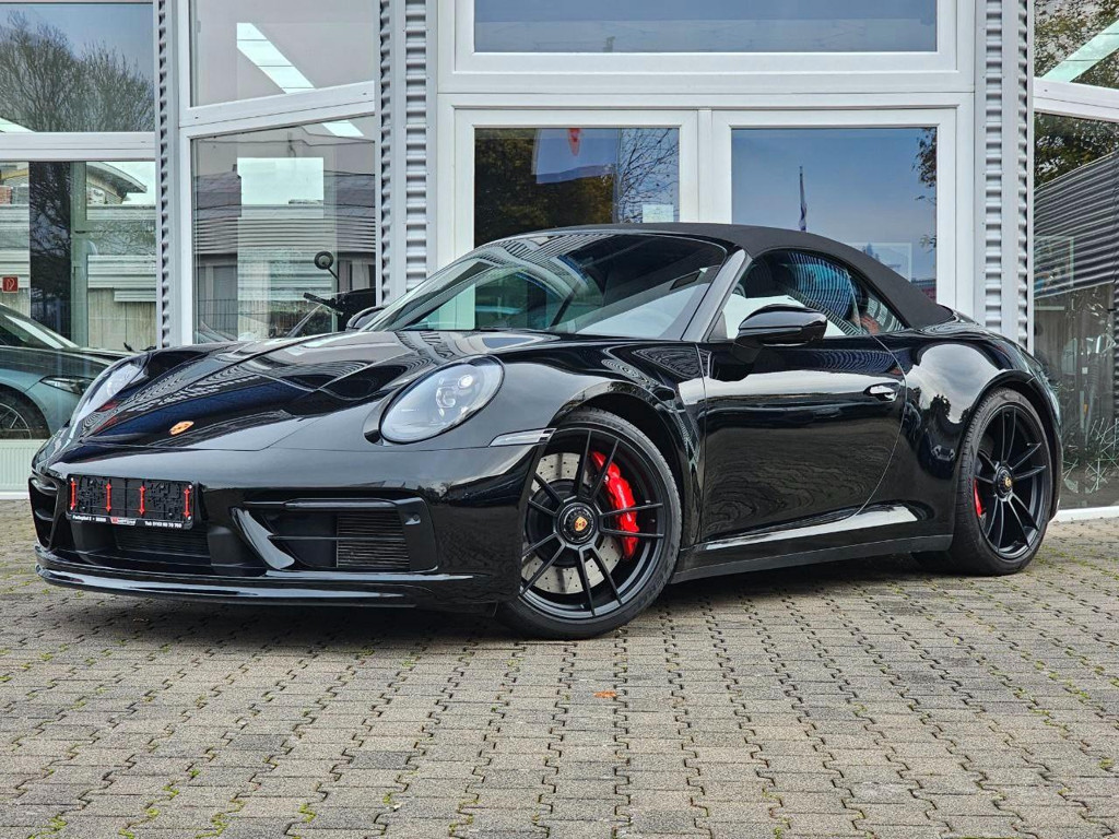 Porsche 911 GTS Cabrio Carrera